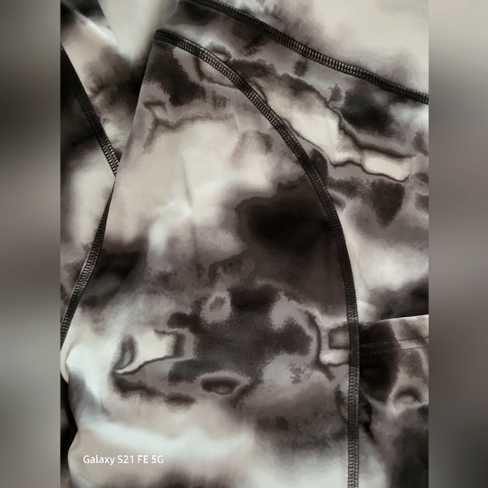 Smokey Marble Legging